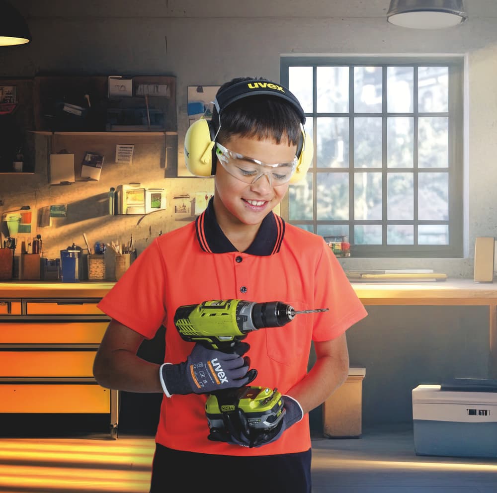 2600000_ K_junior_Garage_24_ACTION_01